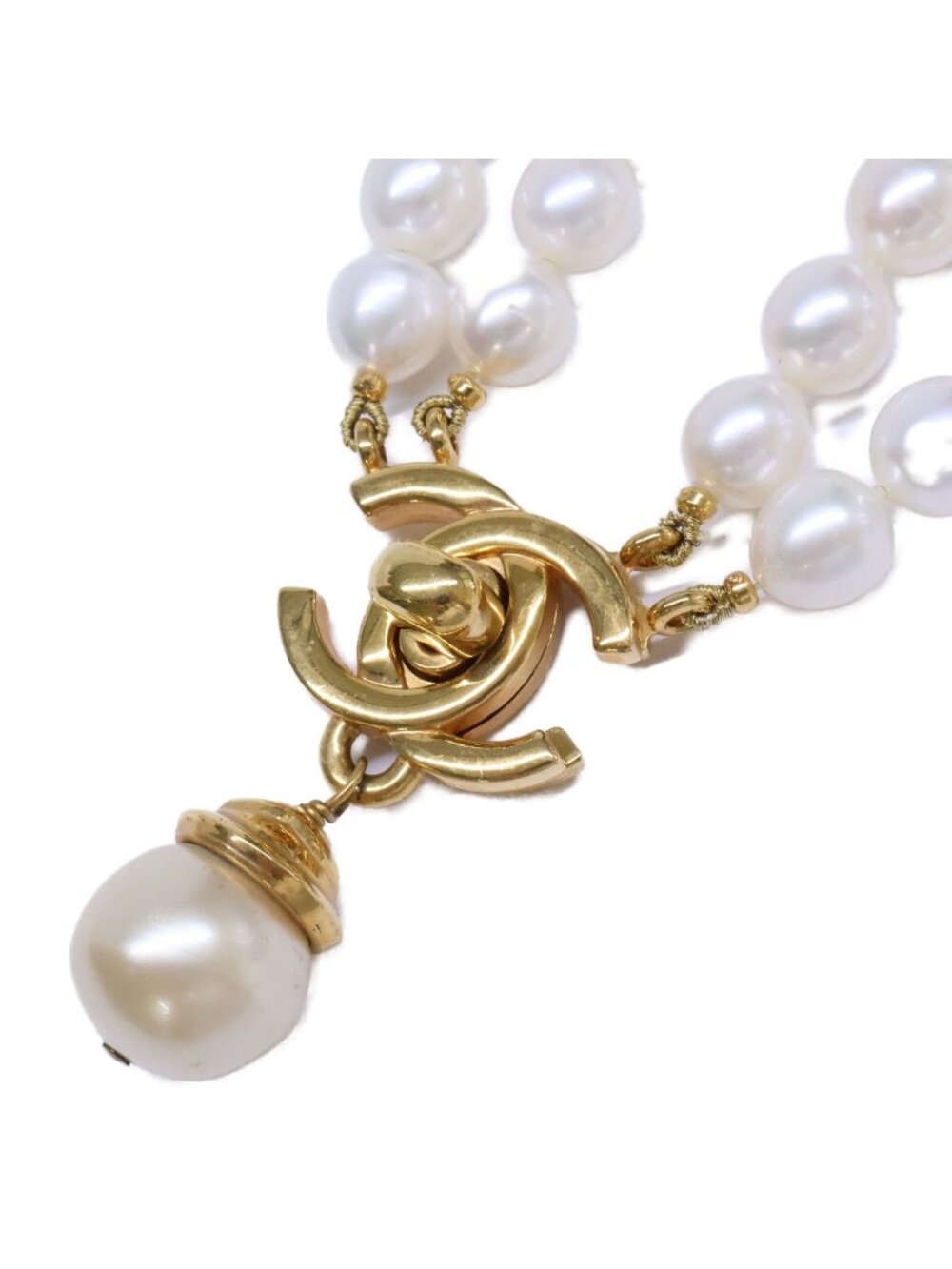 Chanel 96A CC Logo Turnlock Baroque Pearl